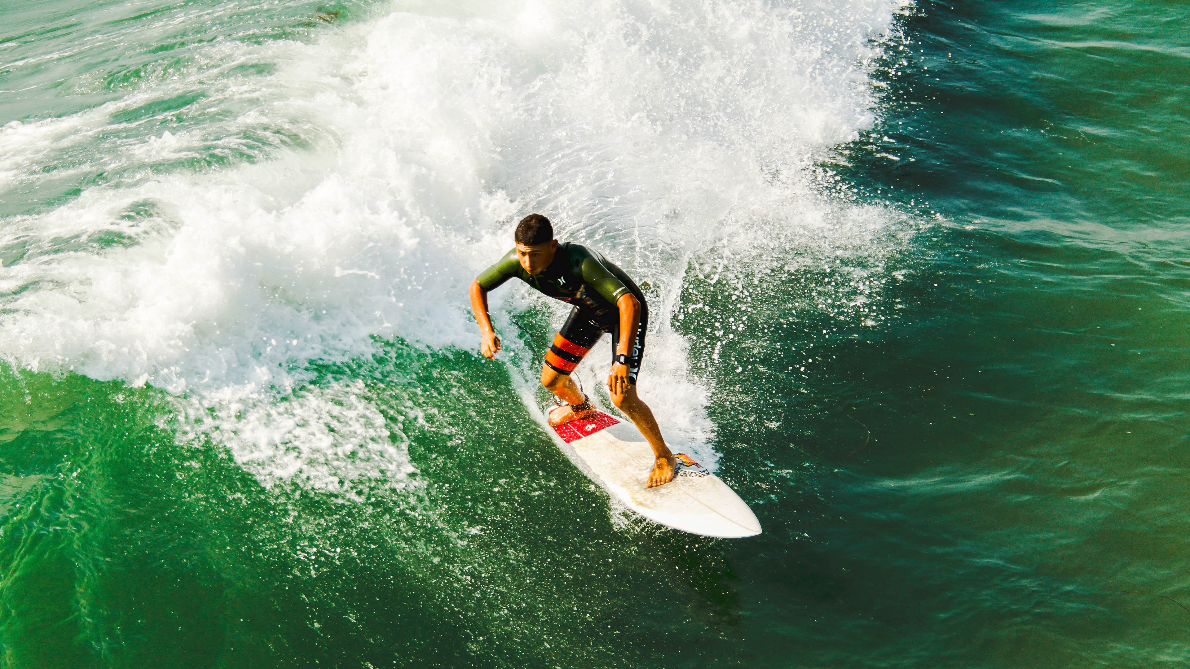 城市越野跑+健身房力量双项赛 室外爬坡后直奔杠铃区